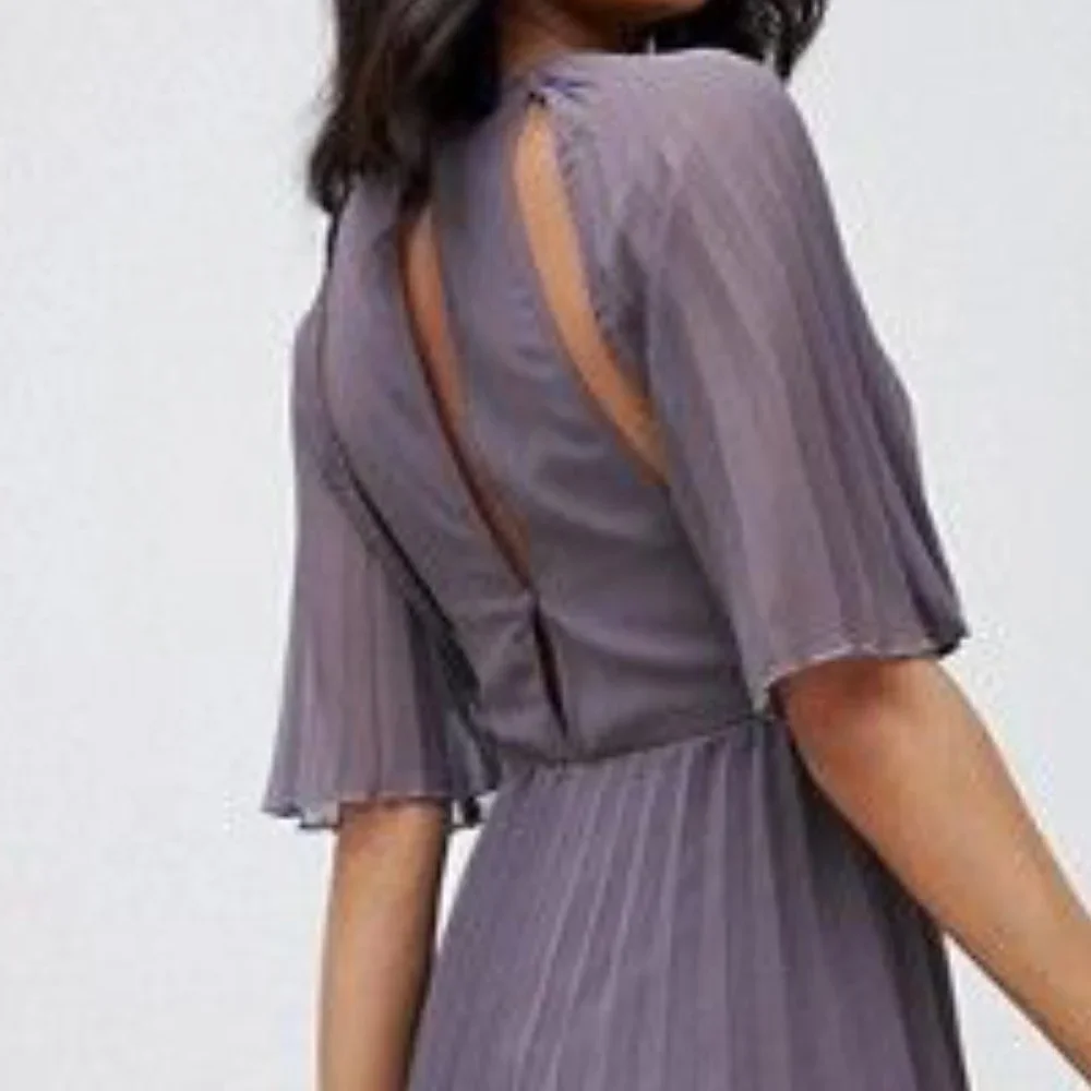π₯SPECTACULARπ₯ Nordstrom Asos Soft Pleated Tiered Maxi Dress in Gray Lilac - Picture 5 of 10
